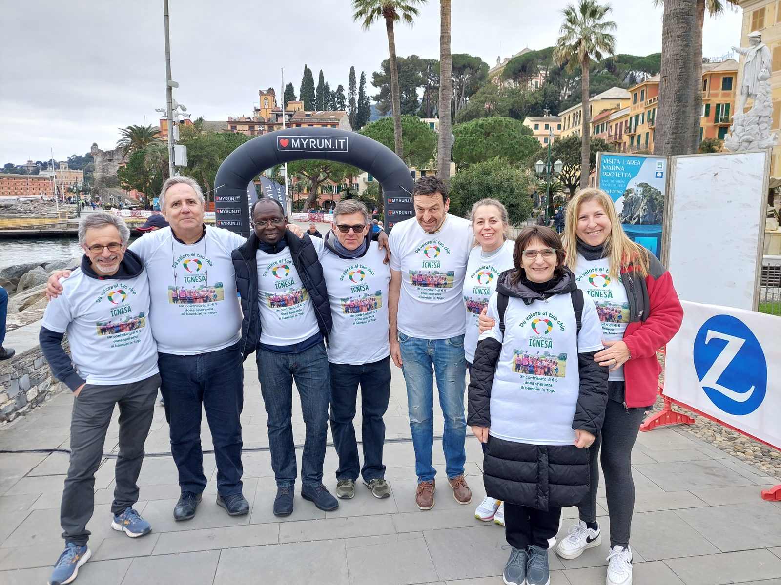 Il gruppo dei volontari di Ignesa alla partenza della corsa